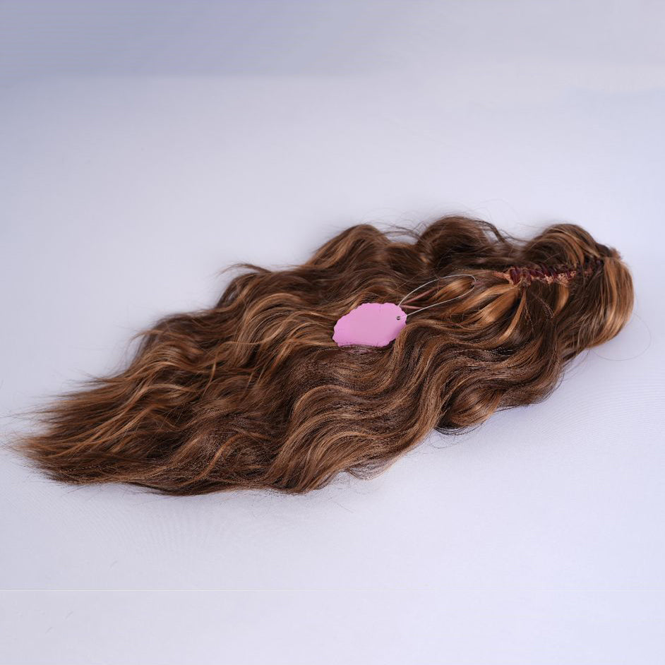 Claw clip ponytail loose wave