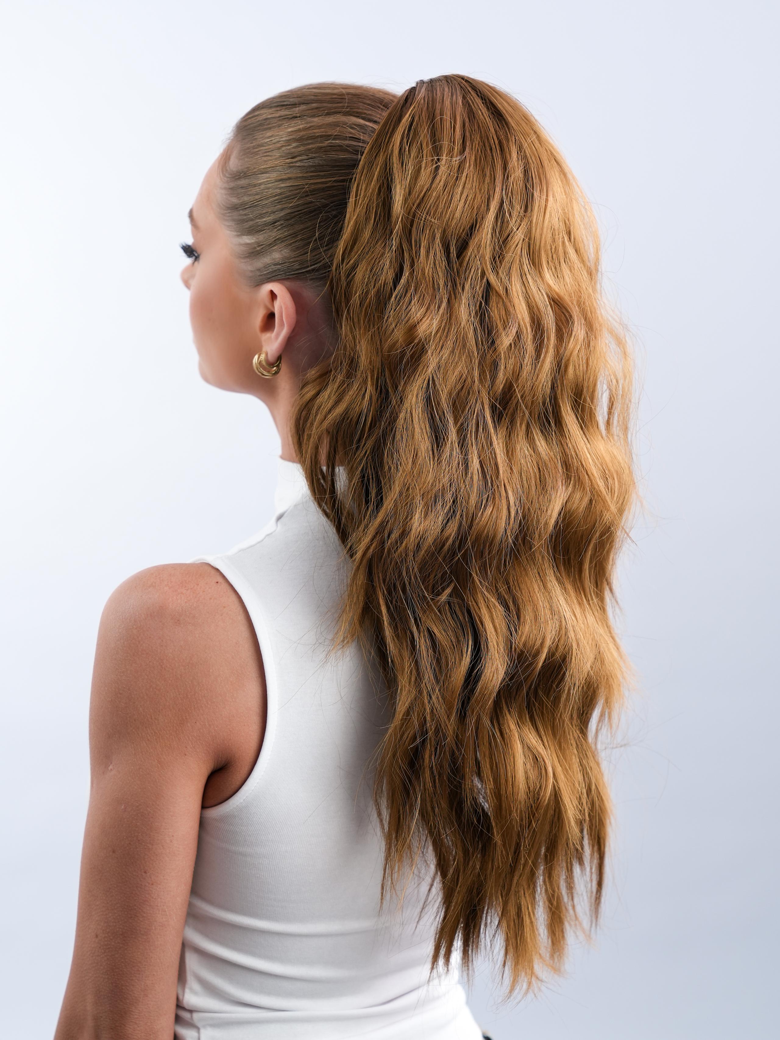 Claw clip ponytail loose wave