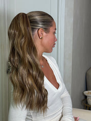 Claw clip ponytail loose wave