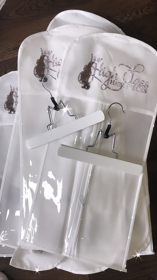 Bag and hanger set.